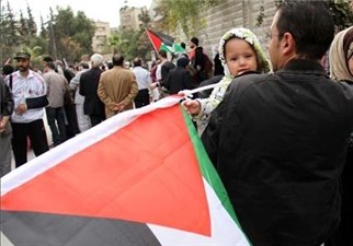 تظاهرات فلسطینیان اردوگاه "یرموک" دمشق در حمایت از سوریه