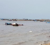 طغیان آب دریا در شهرستان دیر/۲۰۰ قایق خسارت دید و ۵ نفر ناپدید شدند